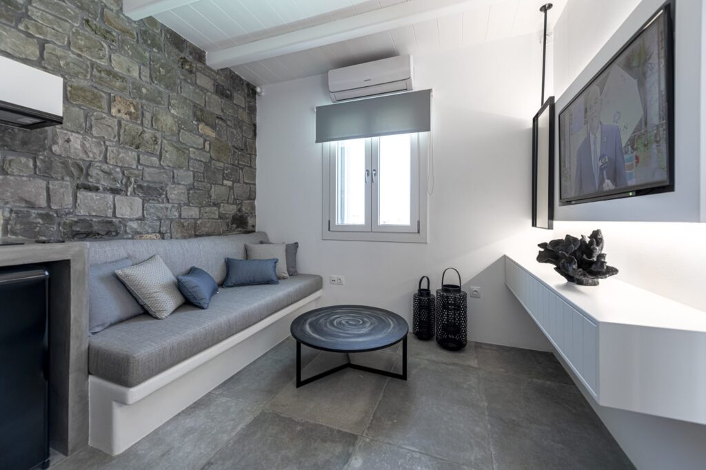 Manesis-in-Milos-Kaolin-Suite-3-scaled.jpg