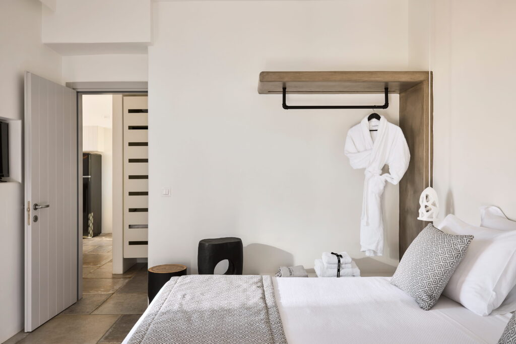 Manesis Suites in Milos Opsidian Suite 3