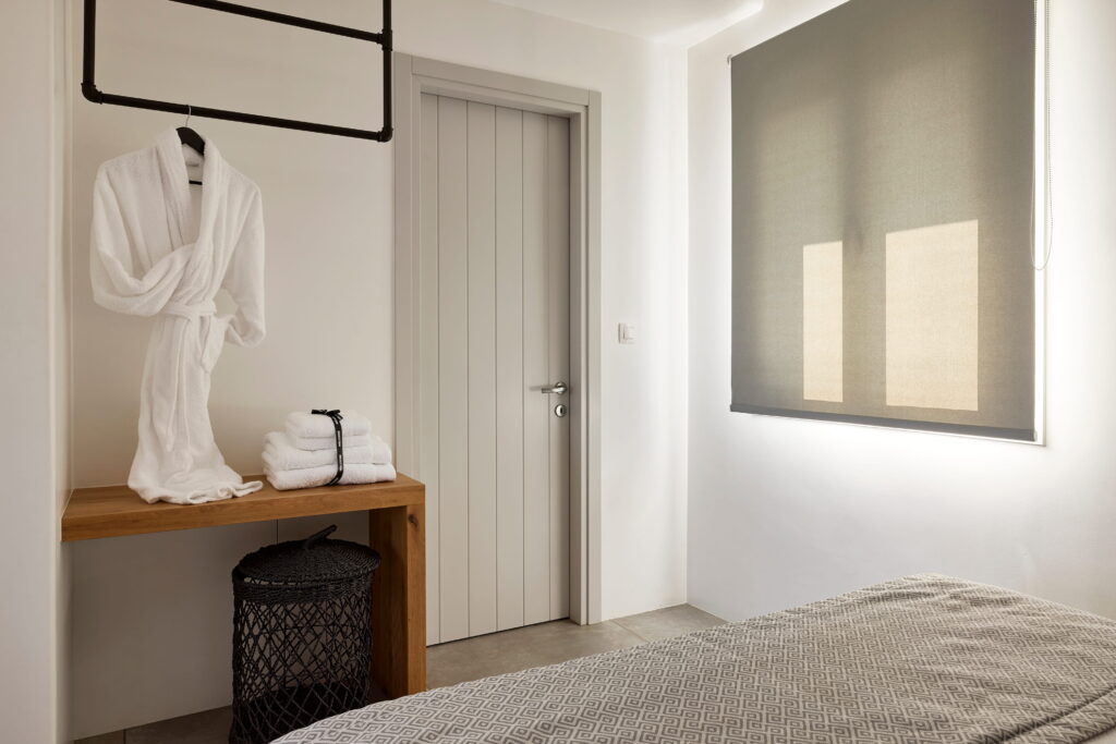 Manesis Suites in Milos Opsidian Suite 4