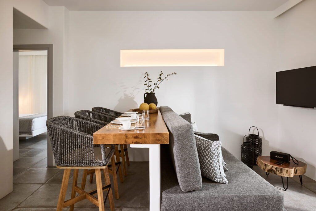 Manesis Suites in Milos Opsidian Suite 4