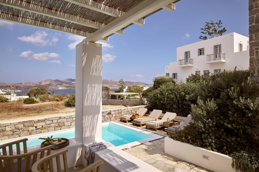 Manesis Suites in Milos Opsidian Suite 6