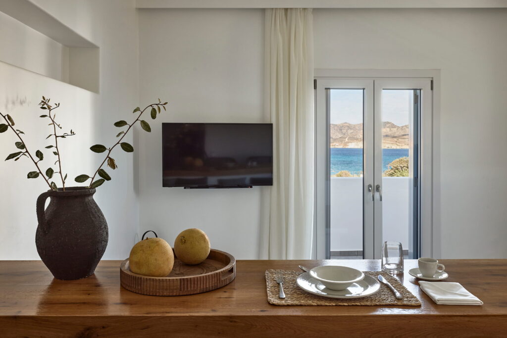 Manesis Suites in Milos Opsidian Suite 7