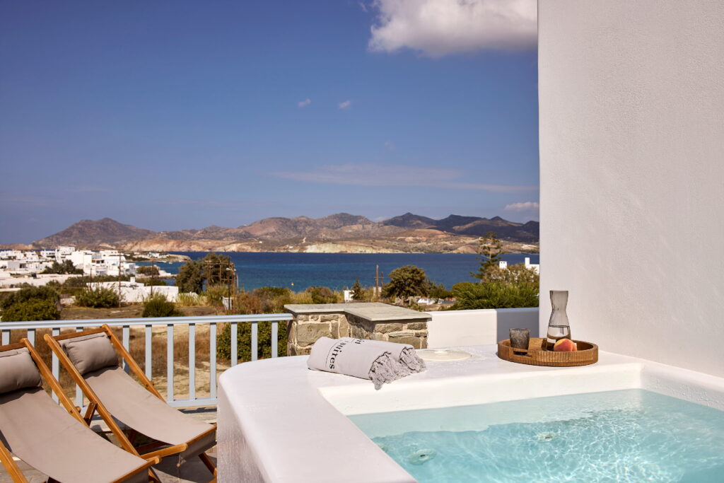 Manesis Suites in Milos Opsidian Suite 8