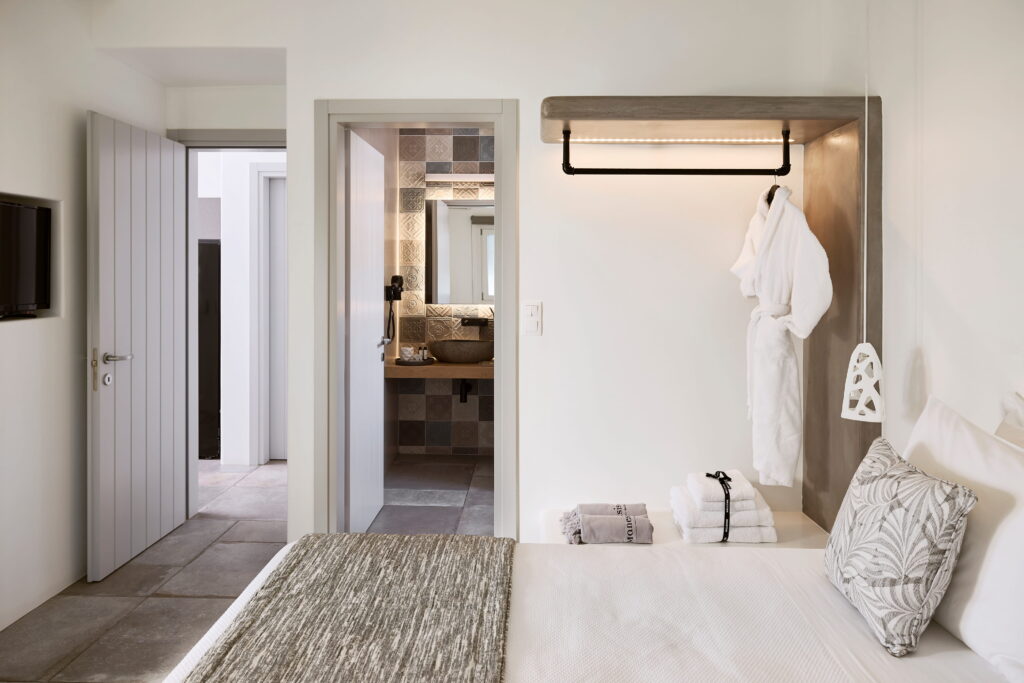 Manesis Suites in Milos Perlite Suite 01